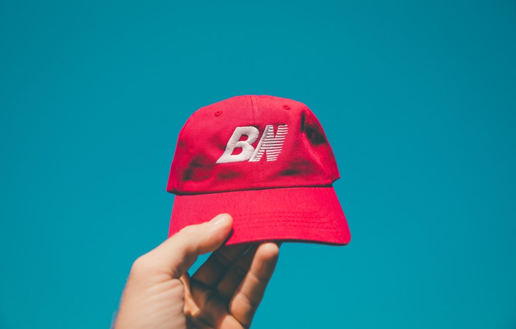 Customised caps: why the dad hat is perfect for custom cap embroidery