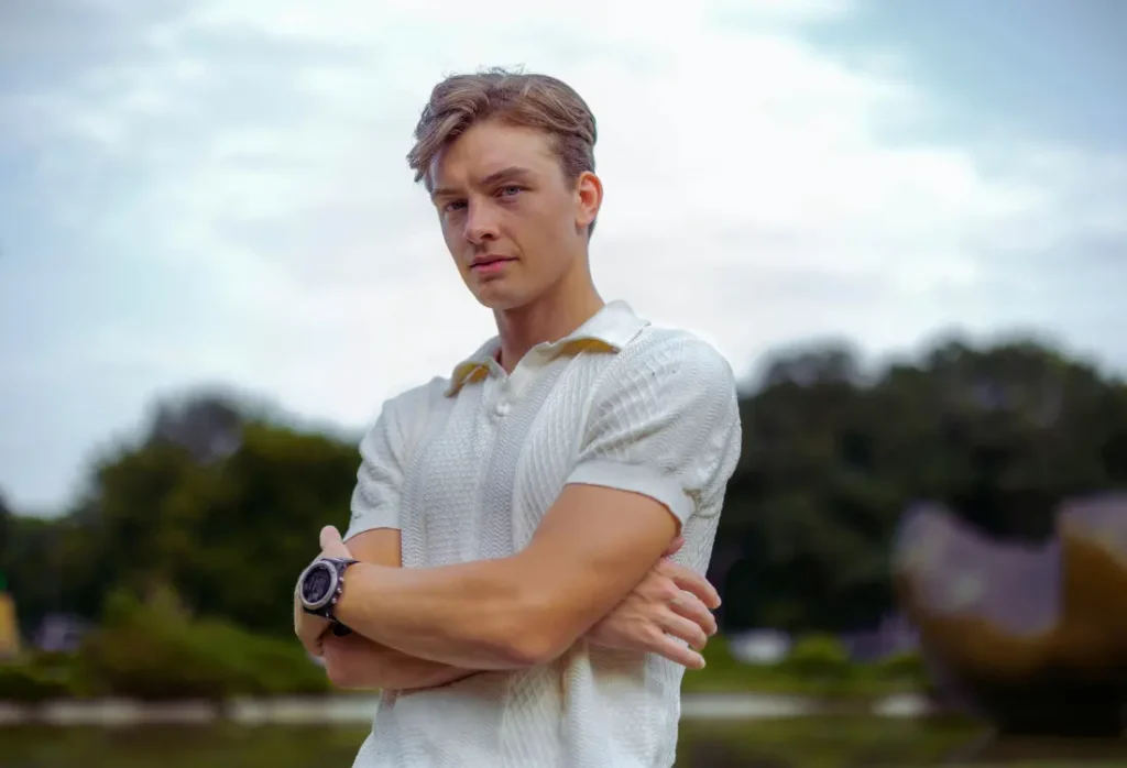 Polo shirts with cotton is synonymous with breathability, softness, and for ultimate comfort. Practical choice for summer.