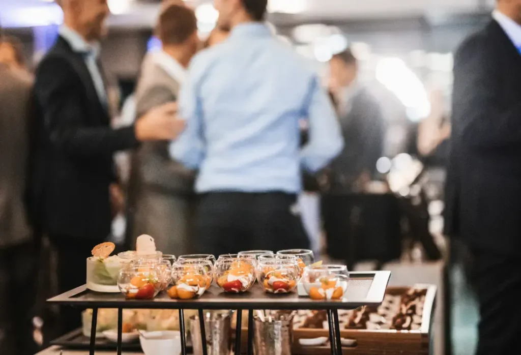 Office Launch parties are a great way to create partnerships and share your expertise with consumers. The ability of event merch to generate buzz is great, which is why you should have a diverse range of corporate gifts to hand out for participants.